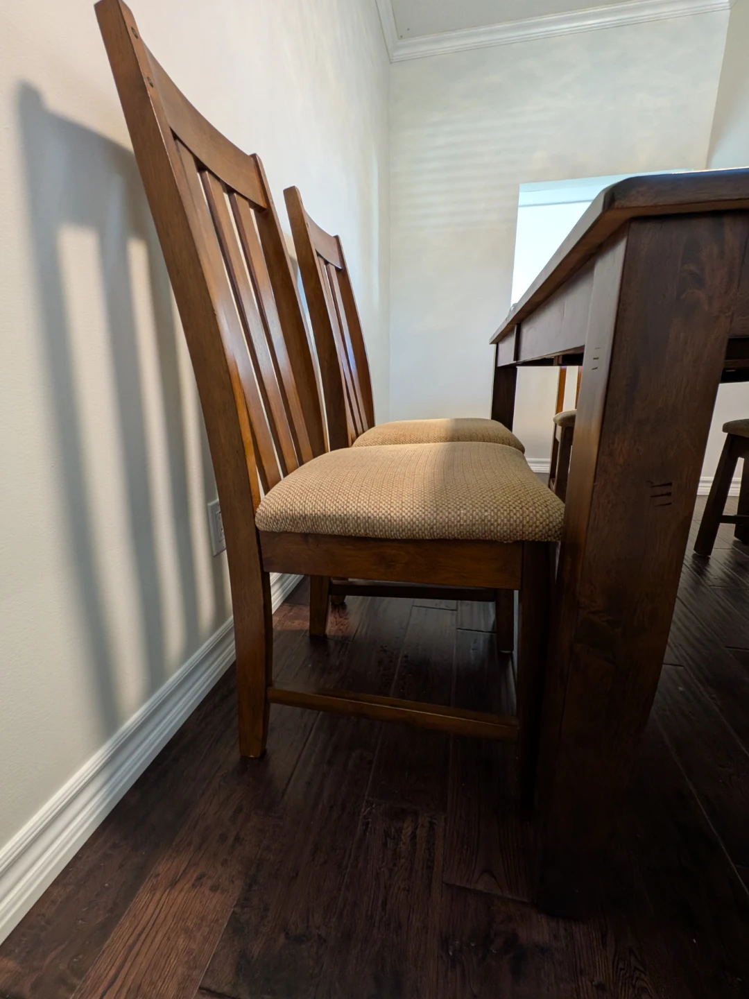Solid Wood Dining Table and 6 Chairs - photo 3