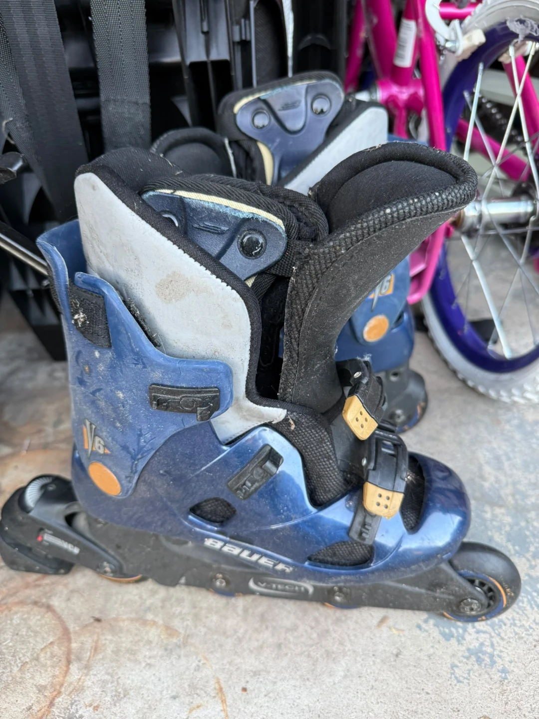 Bauer V6 Inline Skates