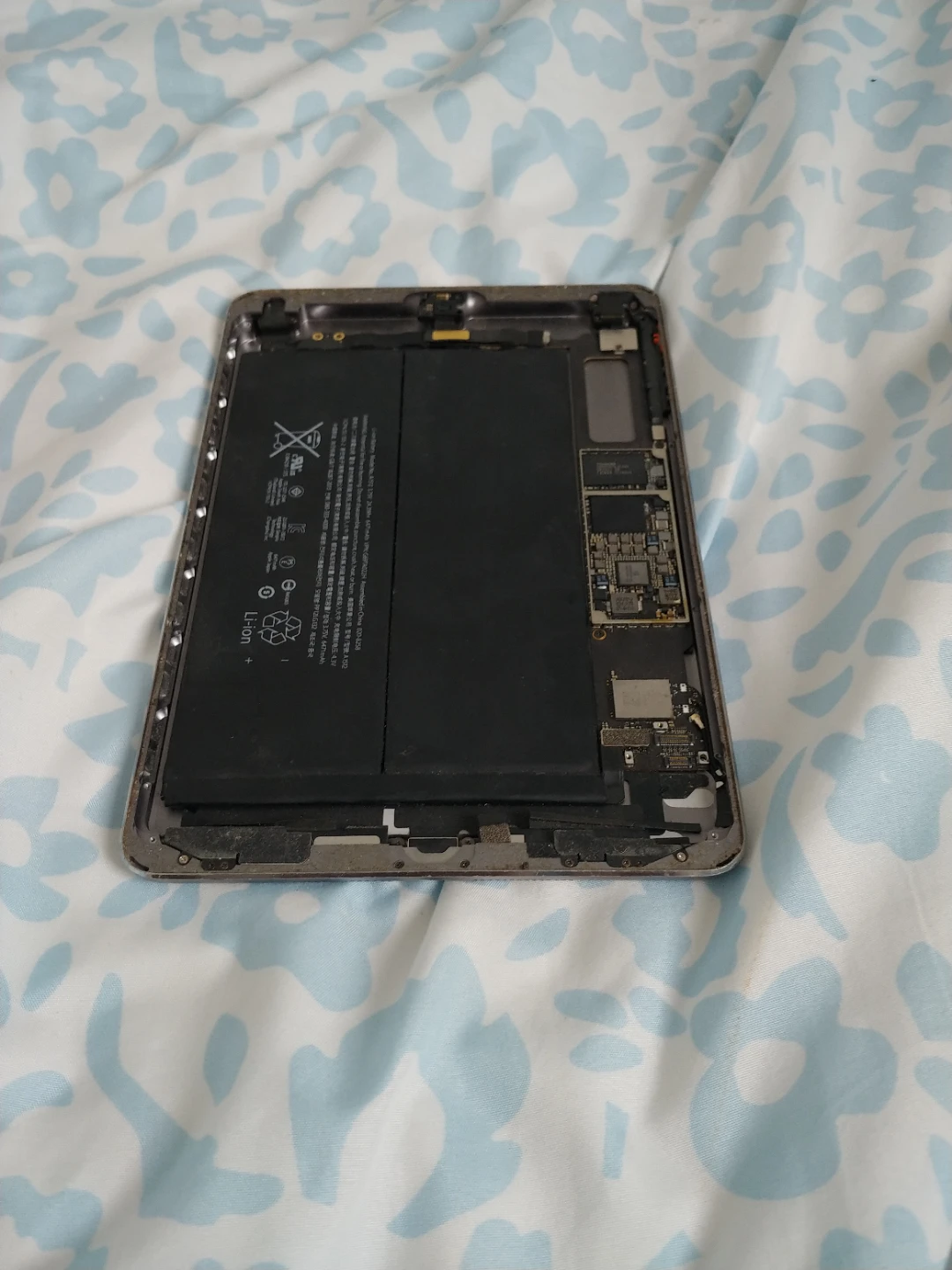 iPad Mini for parts or repair - photo 2