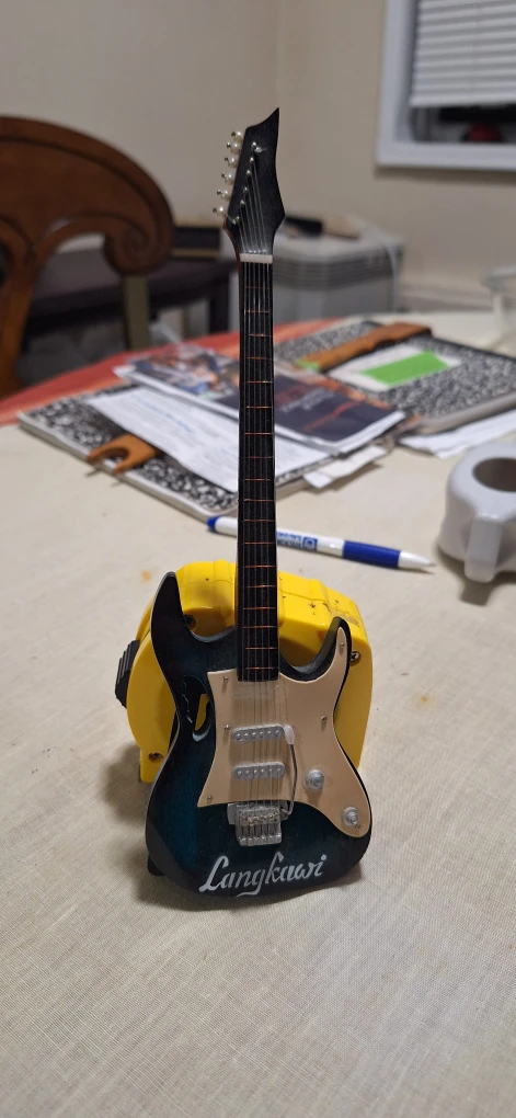 Langkawi souvenir guitar miniature - photo 3