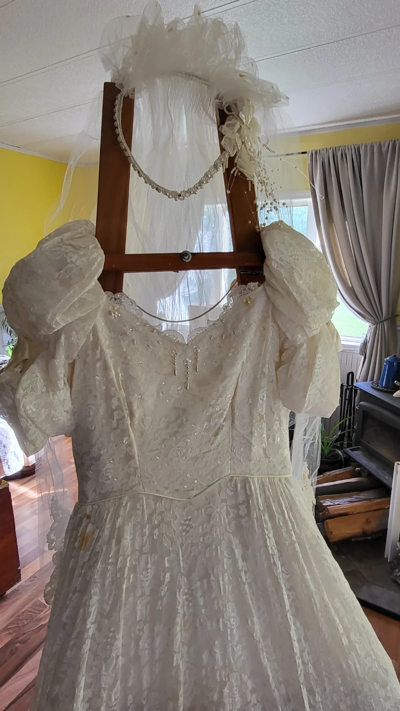 Vintage White Lace Wedding Dress - photo 3