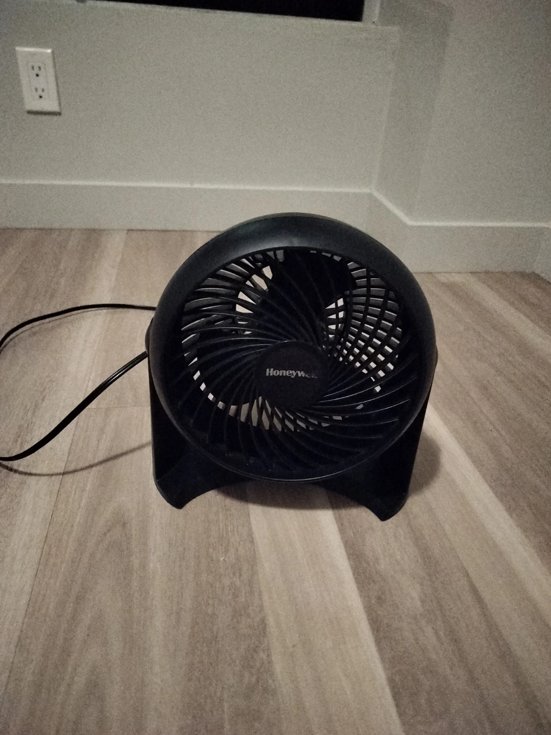 Honeywell TurboForce Air Circulator Fan - photo 3
