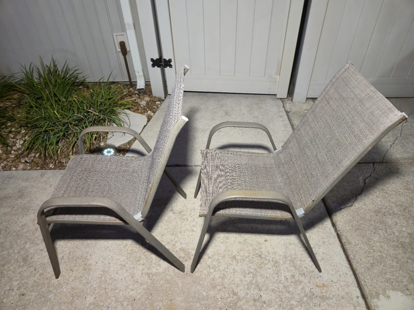 Outdoor Patio Sling Chairs – Metal Frame – Great Condition - photo 5