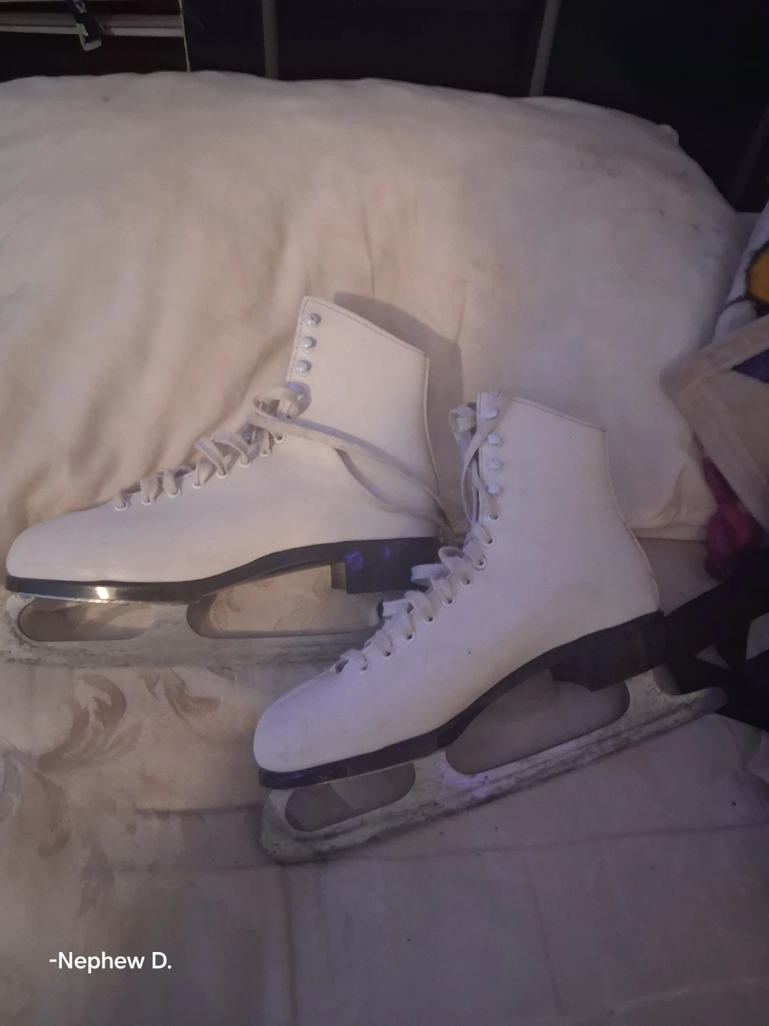 Vintage White Figure Skates - photo 2