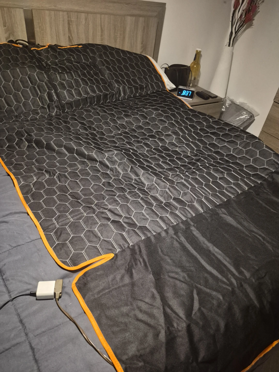 Black Bedside Bed Gap Filler