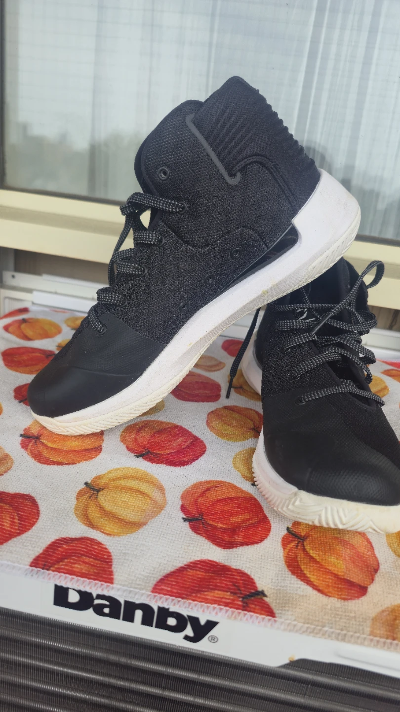 Under Armour Basketball Shoes Black - photo 3