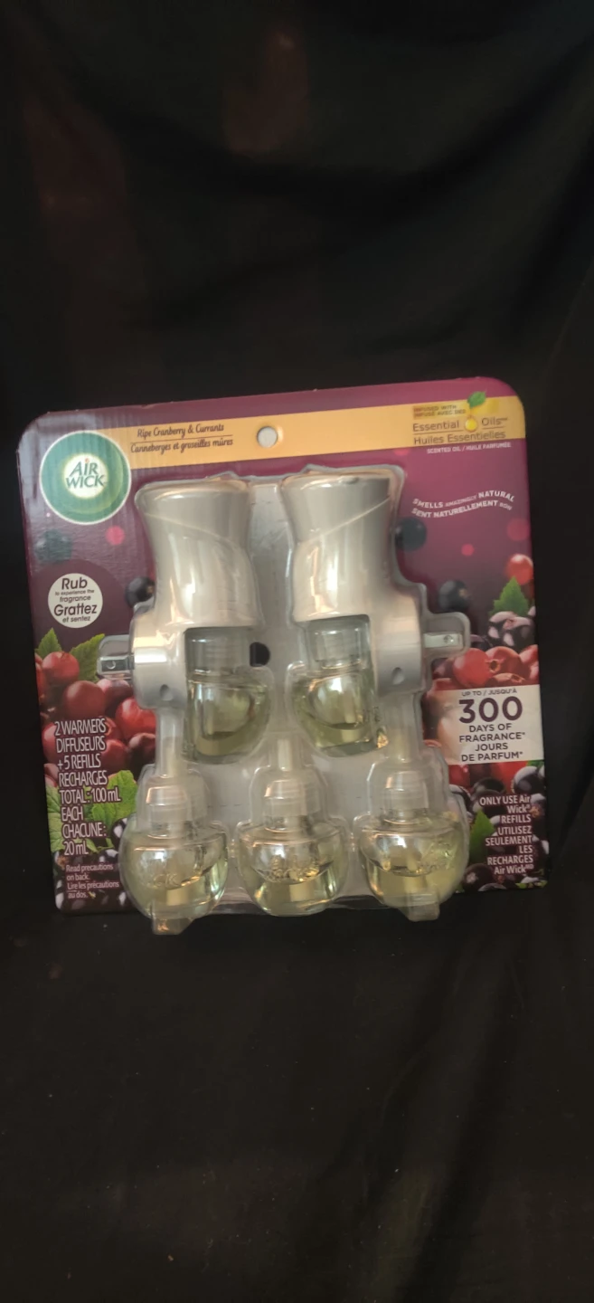 Air Wick Warmer and Refill Kit - Ripe Cranberry & Currants