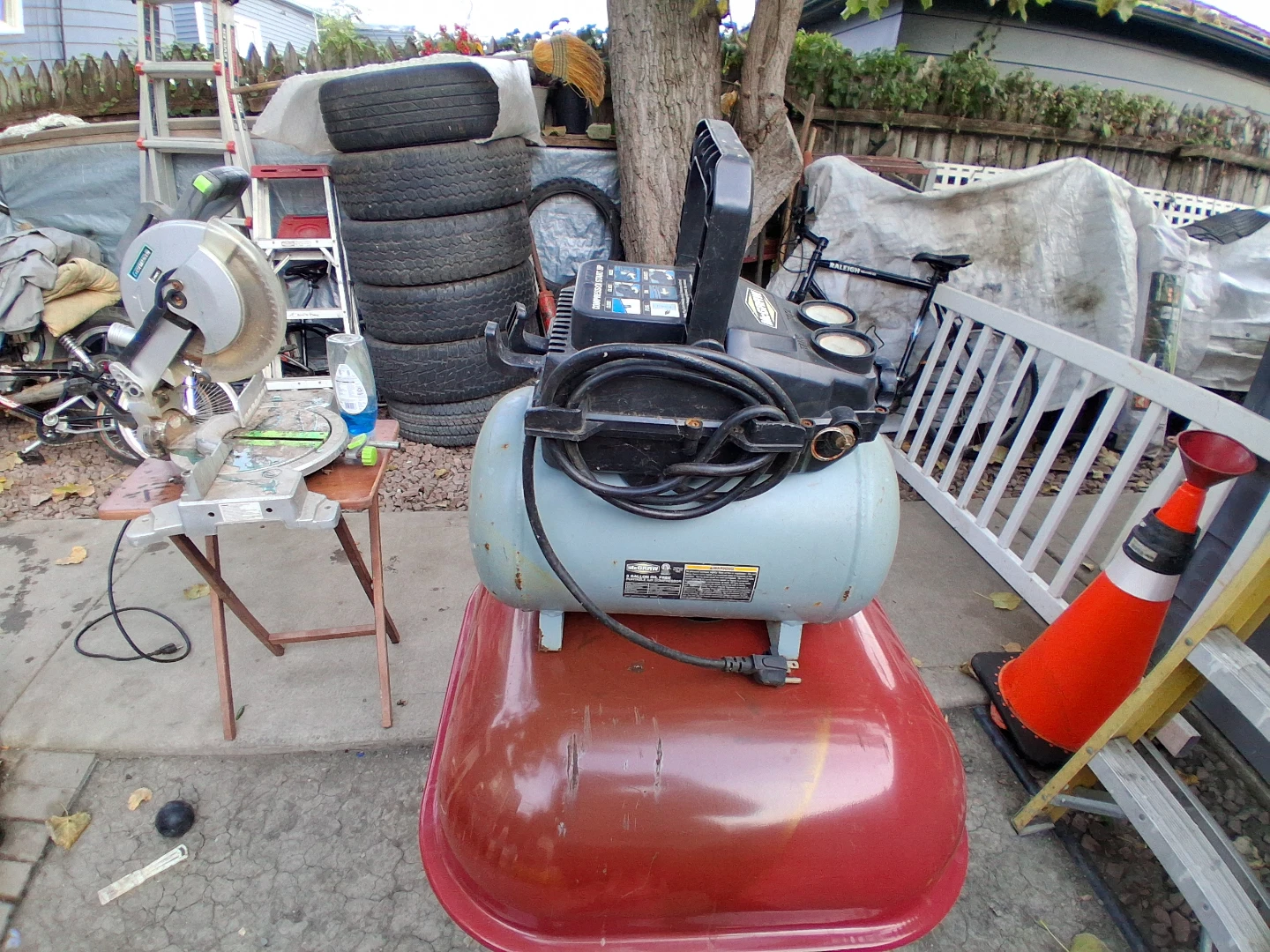 McGraw 3 Gallon Oil-Free Air Compressor - photo 3