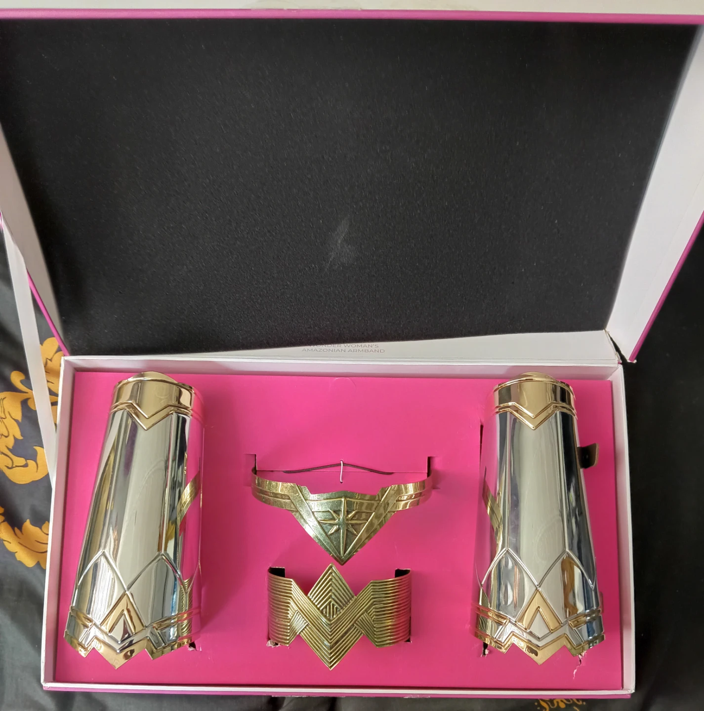 Wonder Woman 1984 Limited Edition Jewelry Set - photo 2