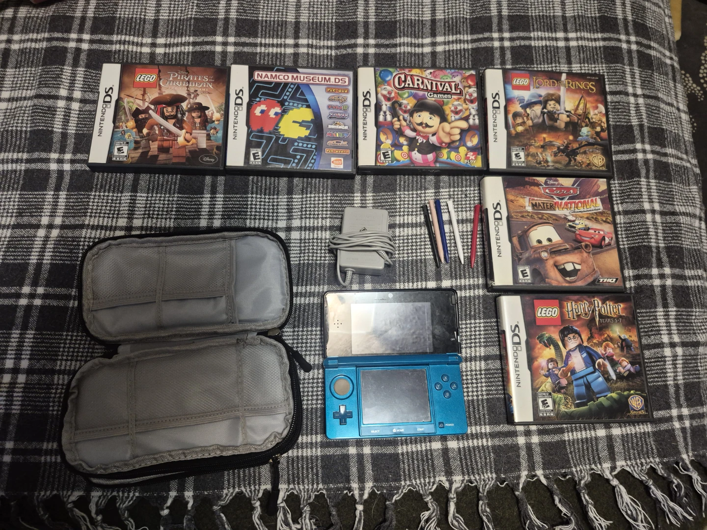 Nintendo 3DS Aqua Blue Bundle