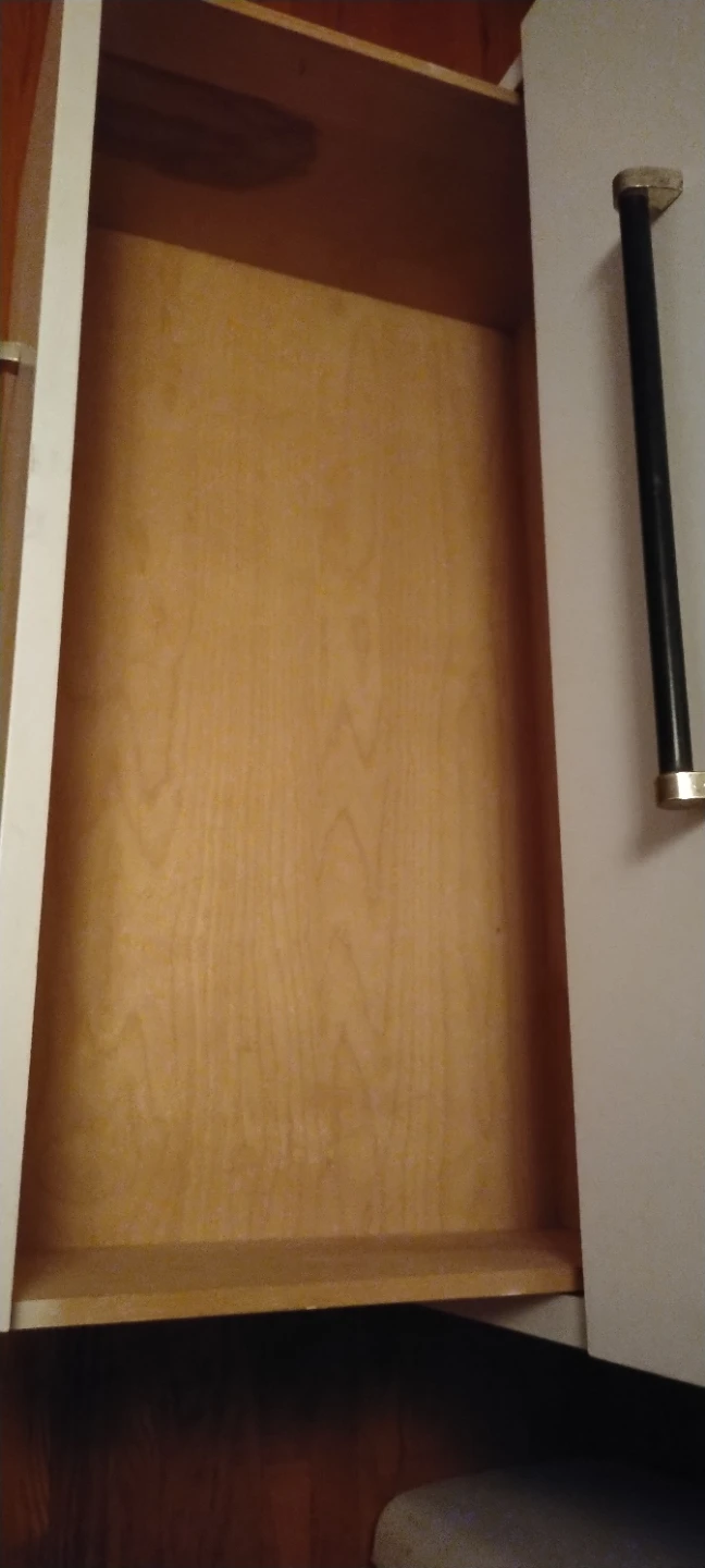 White 4-Drawer Dresser - photo 2