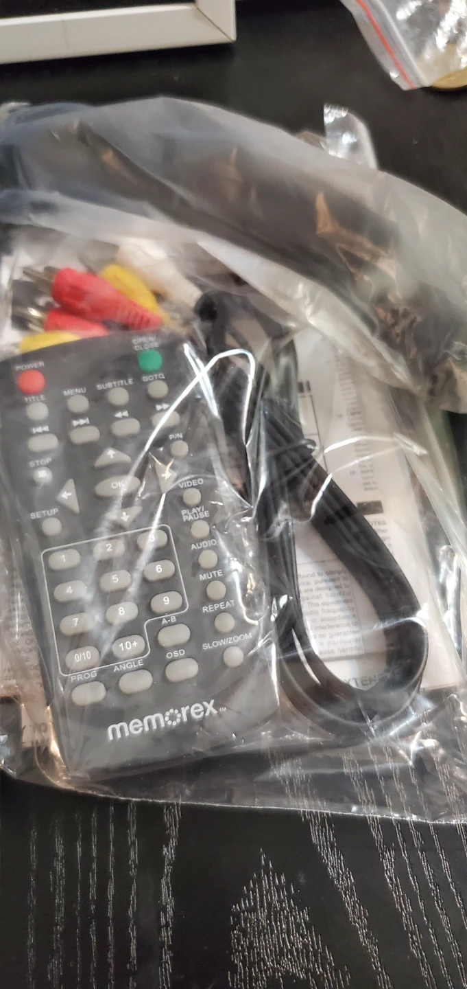 Memorex Progressive Scan DVD Player damage box - photo 3