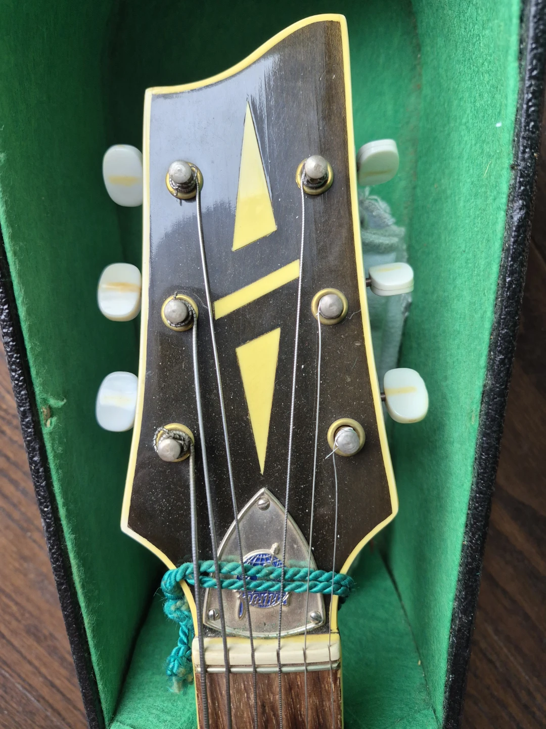 Framus-Werke guitar, built in Bavaria. - photo 2
