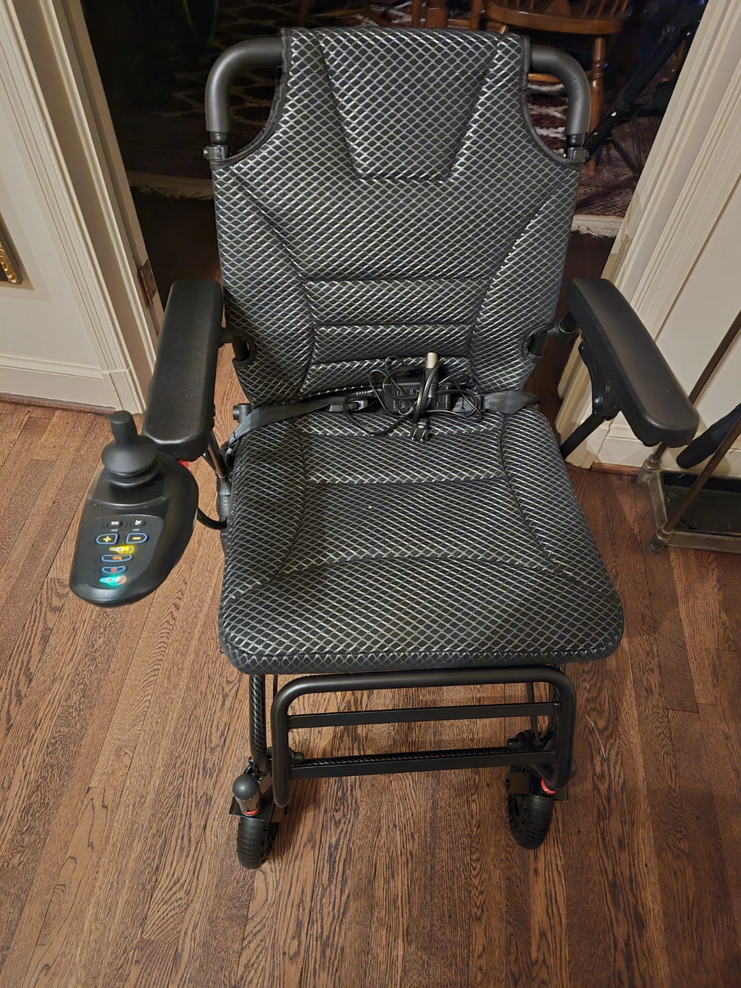 Chair - photo 2