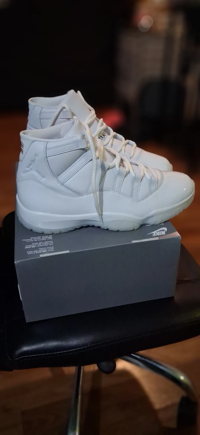 Air Jordan 11 CDG SP Triple White Shoes Size 10 - photo 3