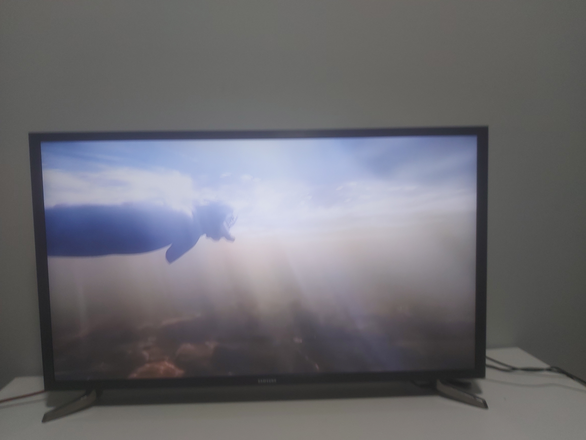 Samsung 32” Smart TV with Remote – Works Great - photo 4