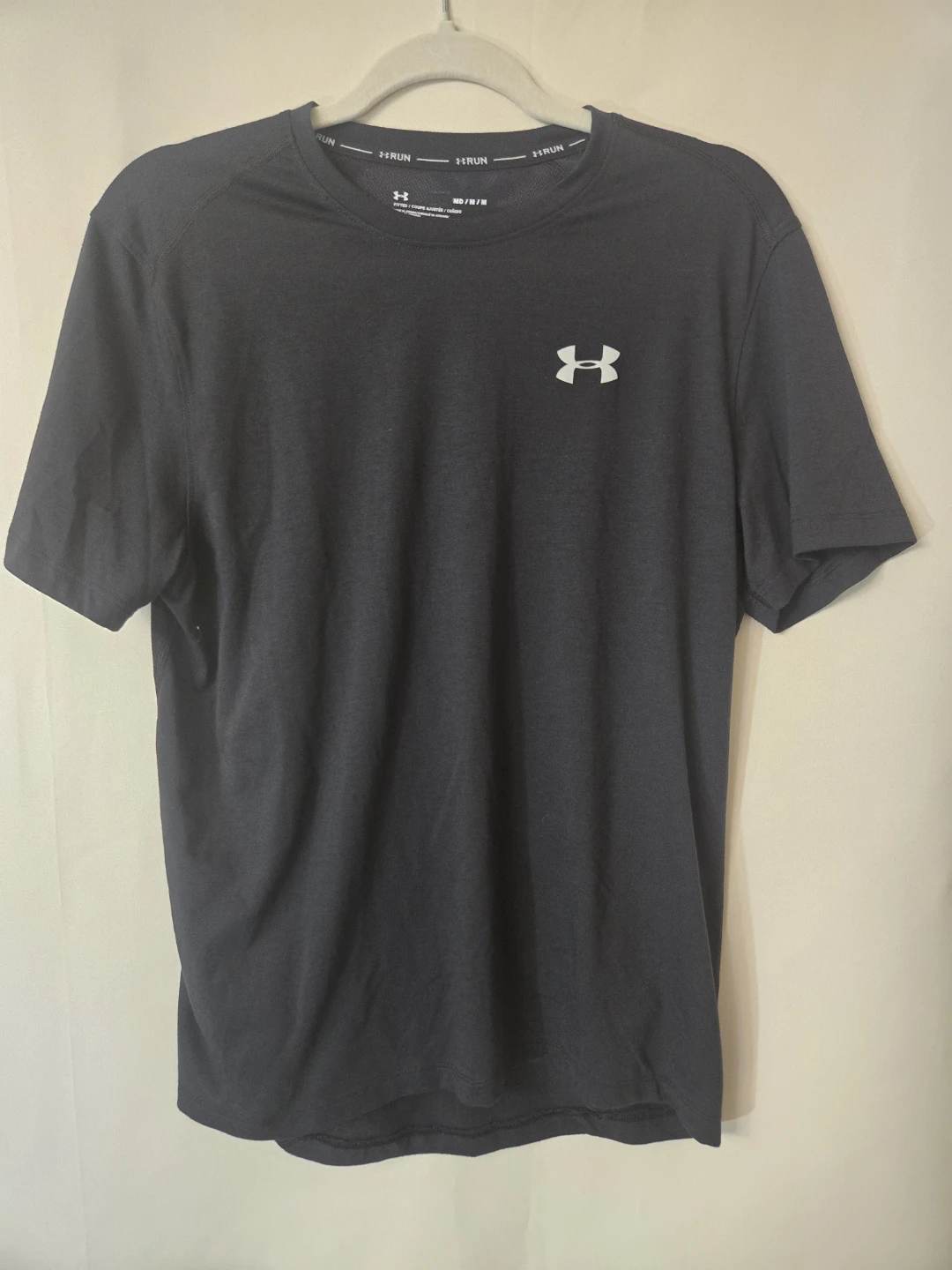 Under Armour Men's Medium.  Hoodie, 3/4 sleeve and T-shirt.  EUC - photo 3