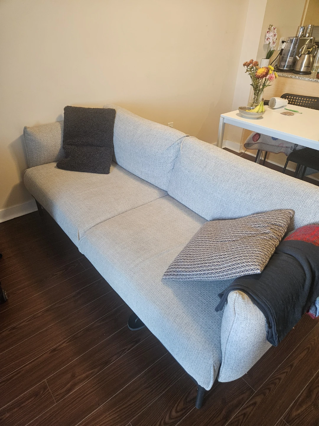 Modern light grey sofa + 2 cushions. - photo 2