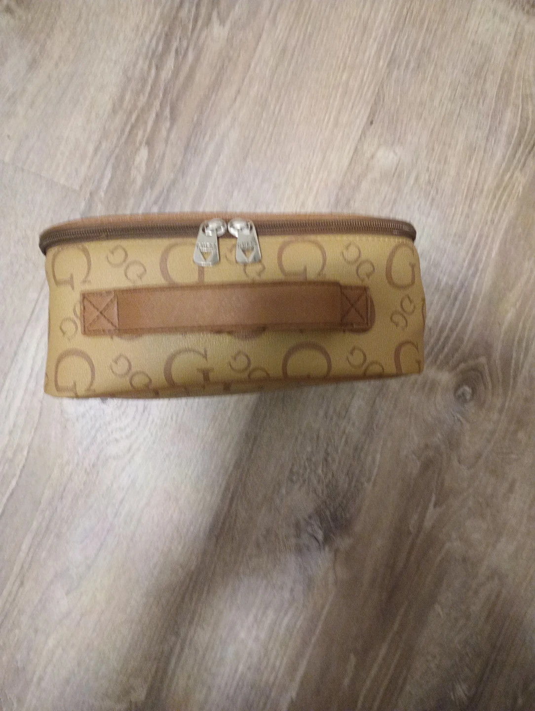 GUESS Travel Toiletry Makeup Bag - photo 3