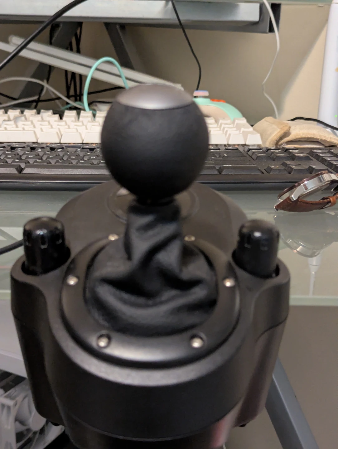 Logitech G920 Racing Wheel + Pedals + Driving Force Shifter - photo 3