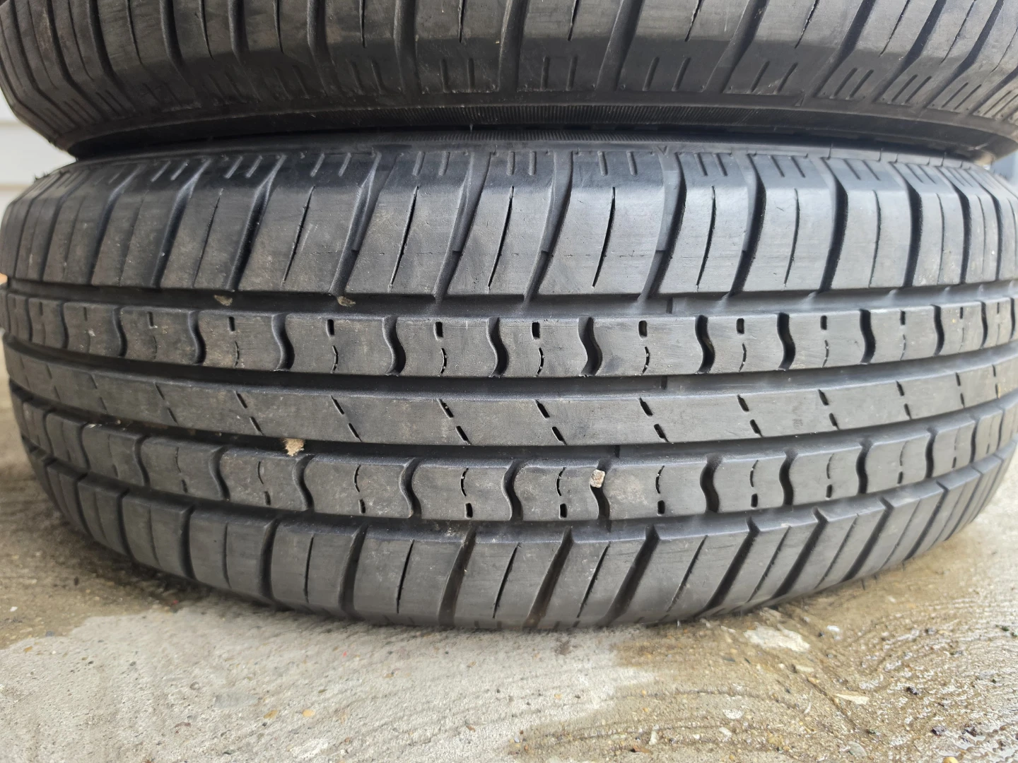4 - P205/70R15 whitewall tires like new Milestar - photo 4
