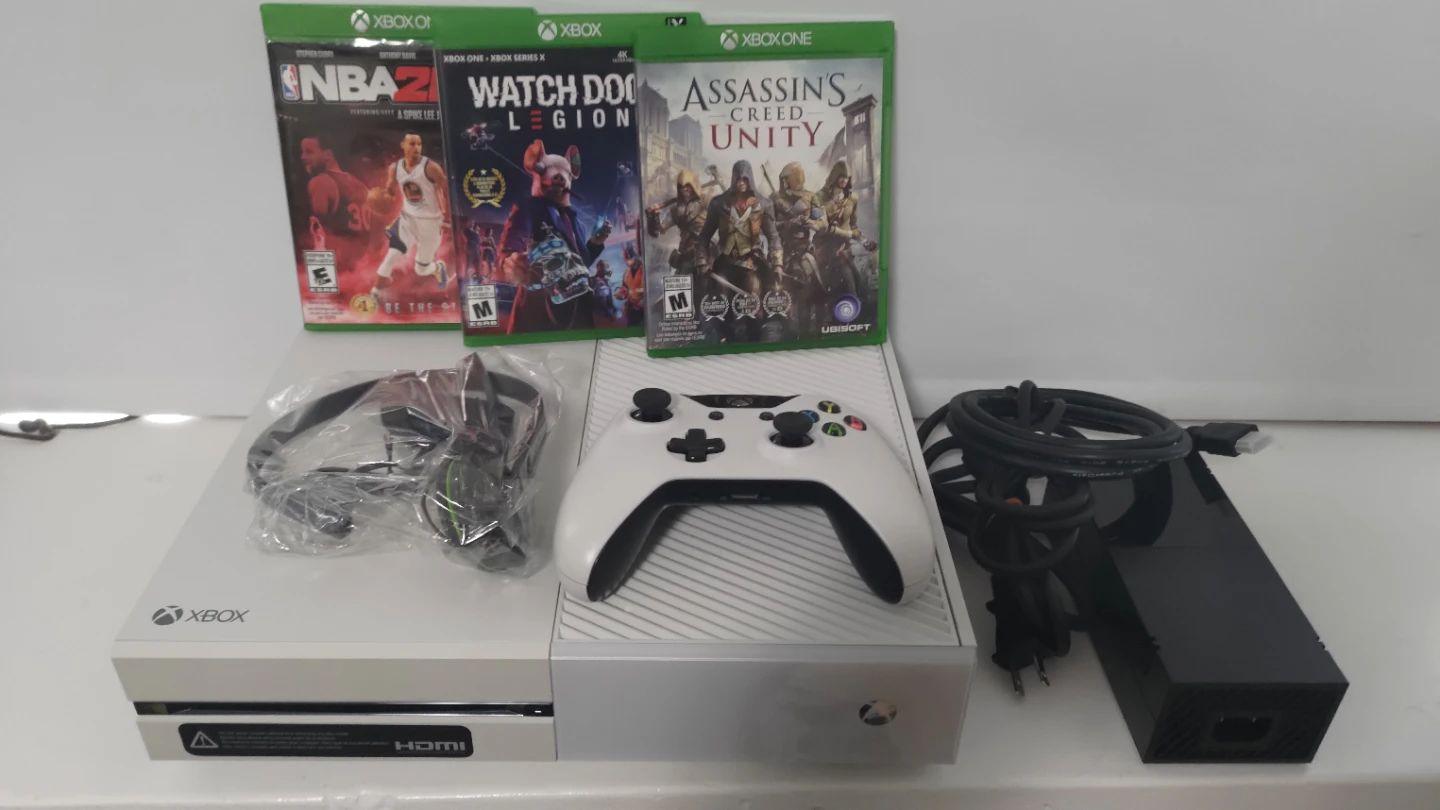 Xbox One white Console Bundle