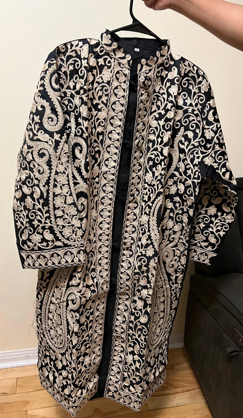 Beautiful embroided coat - photo 3