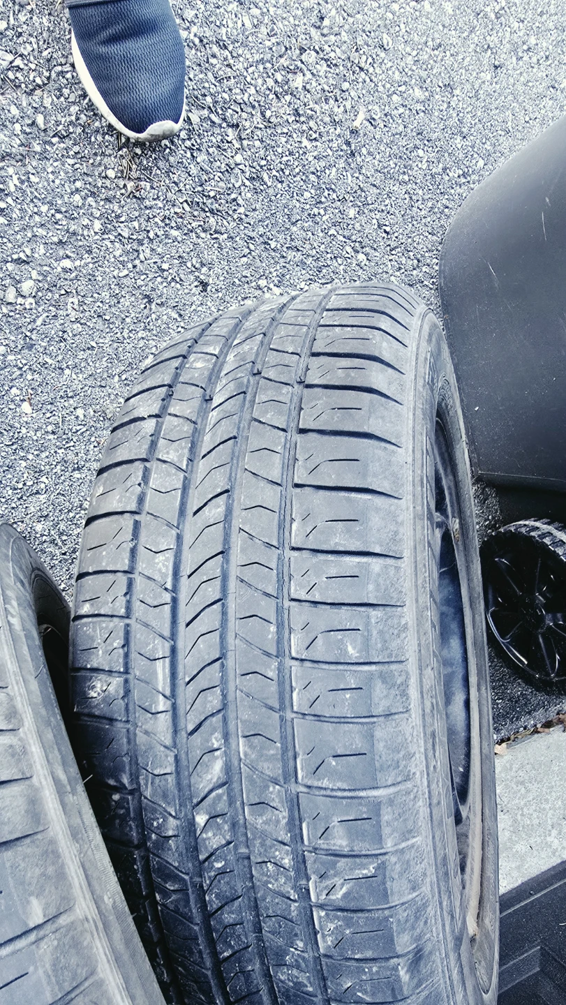 Set of 4 Michelin Energy Tires with Rims P205/65R16