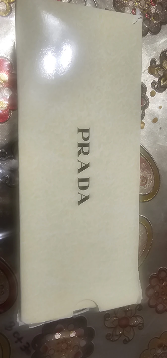 Prada Sunglasses with Case - photo 4