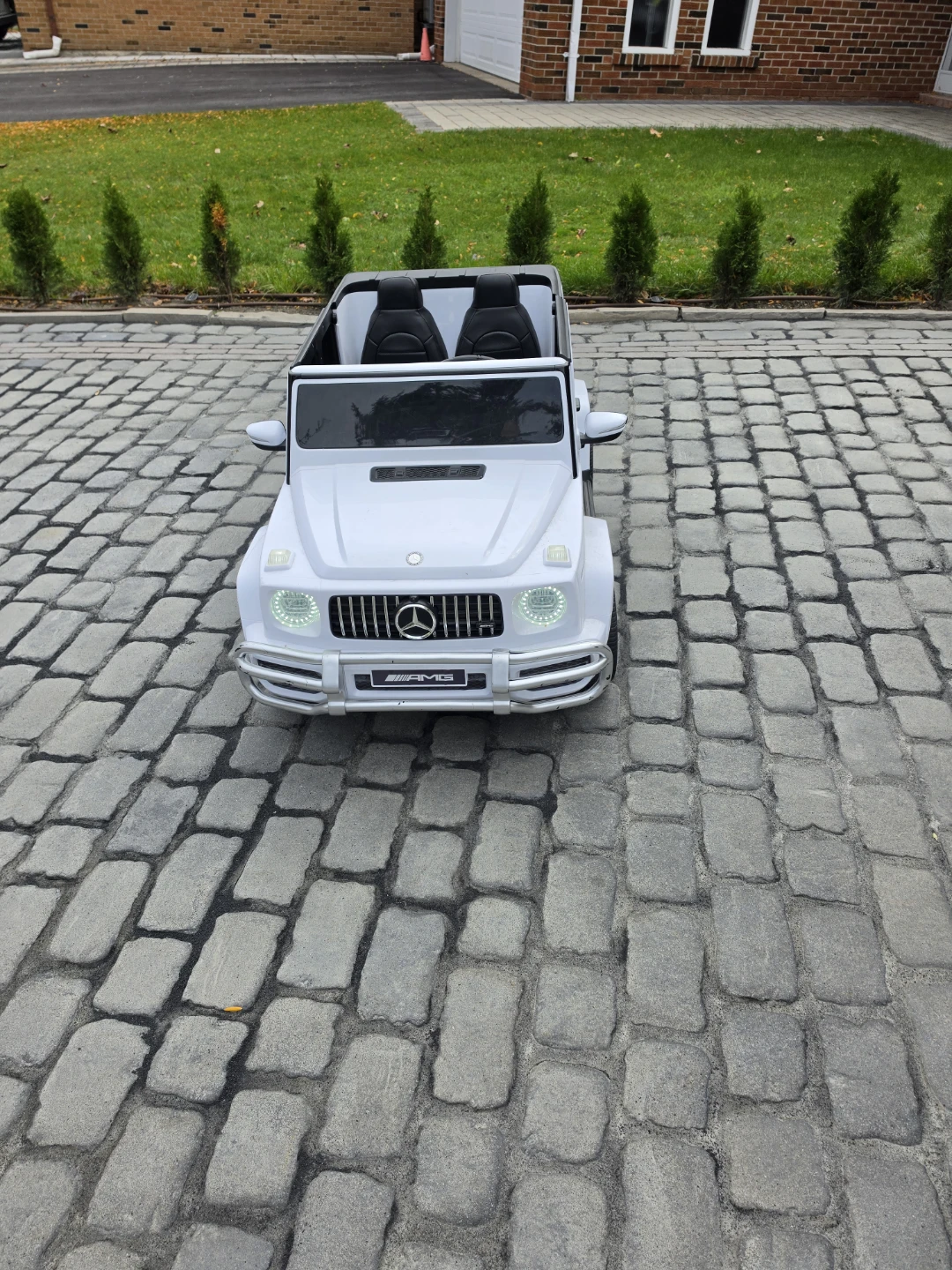White Mercedes-Benz AMG G63 Kids Ride-On Car - photo 2