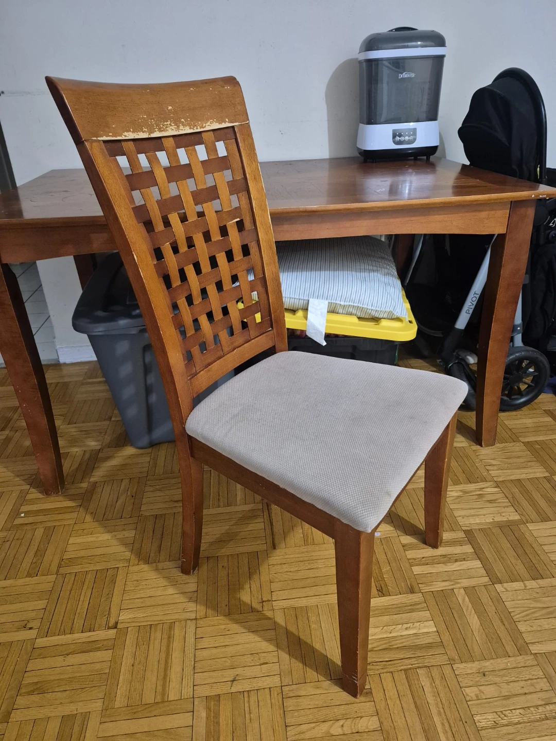Wooden dining table with 4 chairs - photo 2