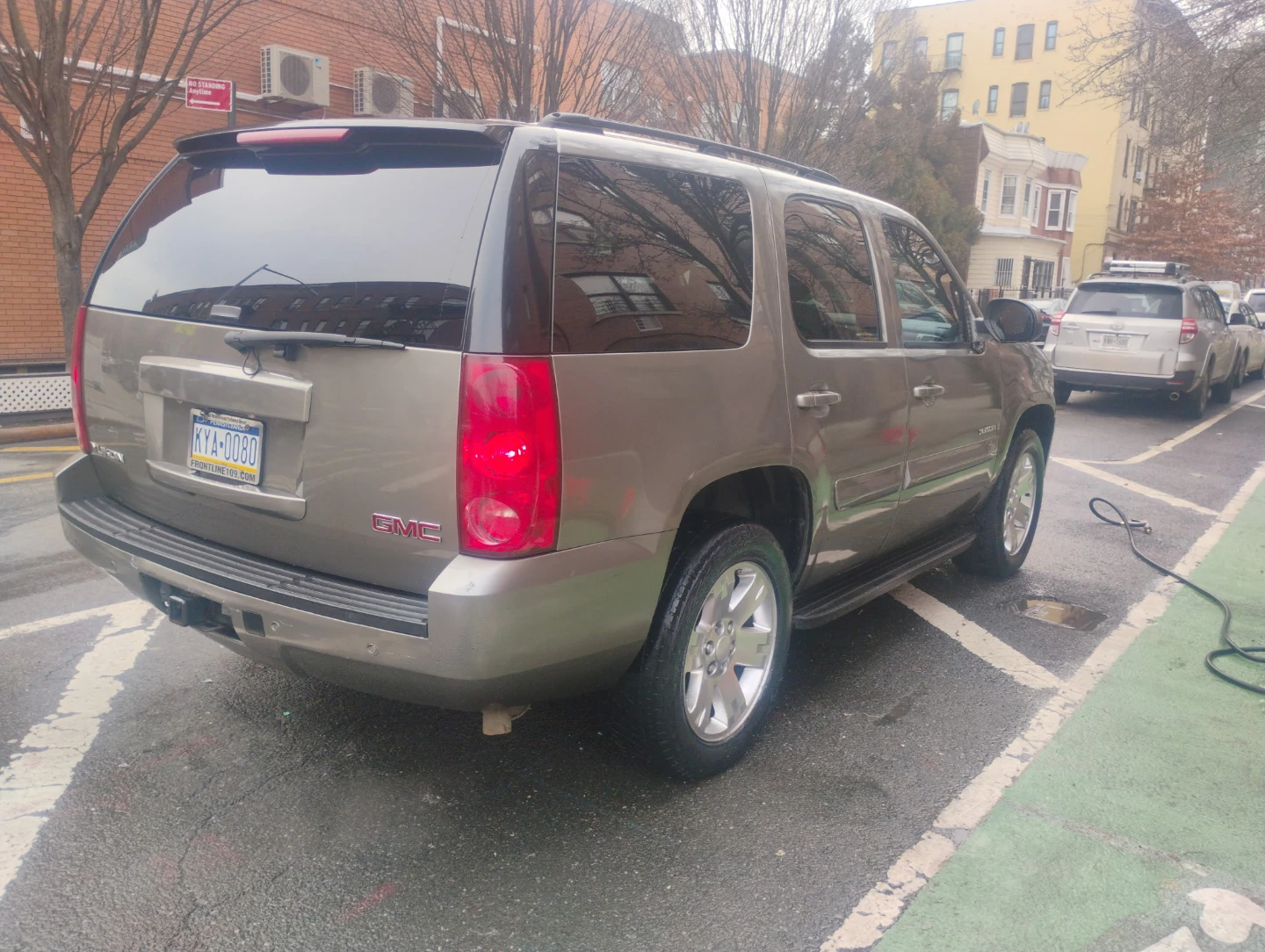2007 GMC YUKON LT - photo 4