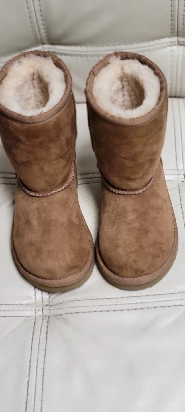 UGG Australia Classic Mini Boots Tan brand new sz  sz 8 kids