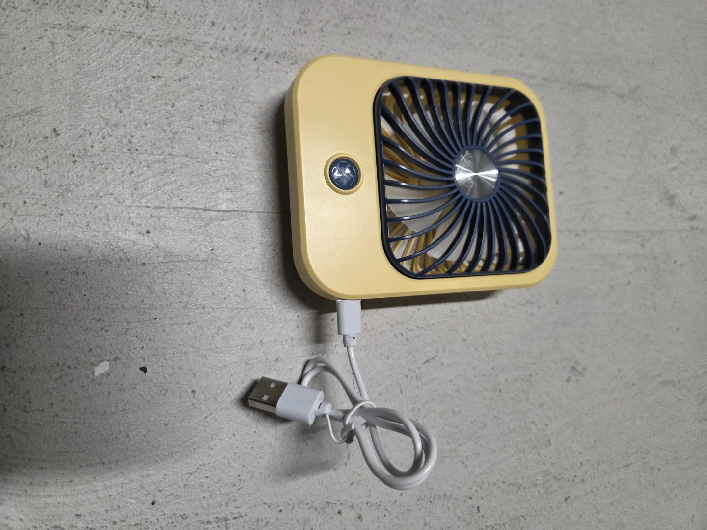 Yellow Mini USB Portable Fan - photo 3