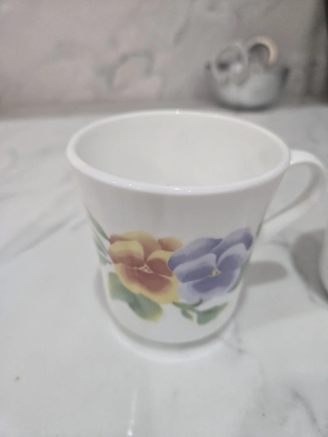 Six Corelle Mugs - photo 2