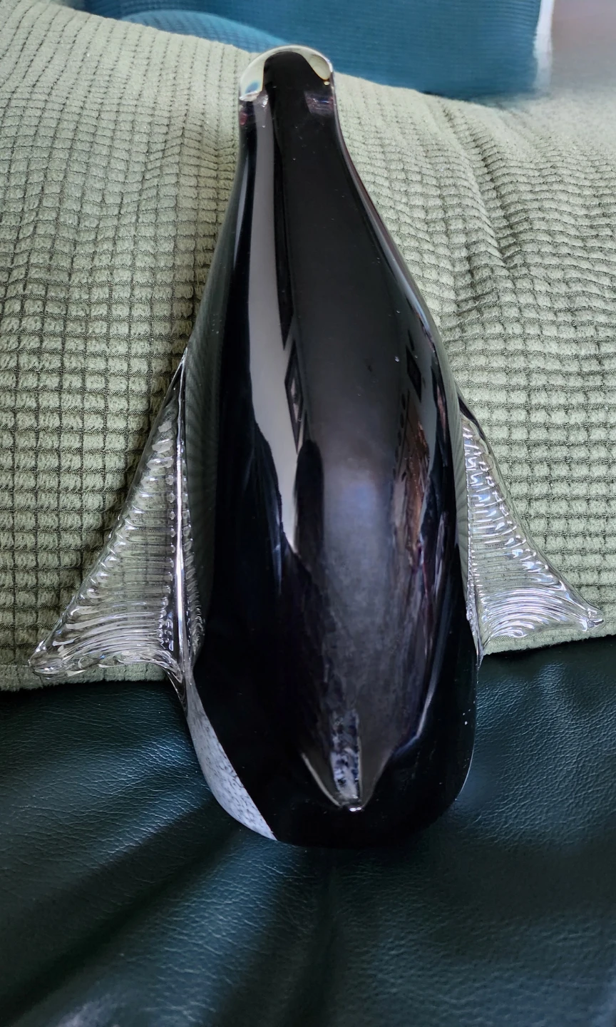 Elegant Glass Penguin Figurine - photo 2