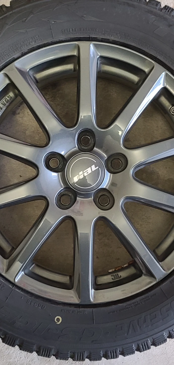 Honda Civic Toyo Winter tire on Rims
