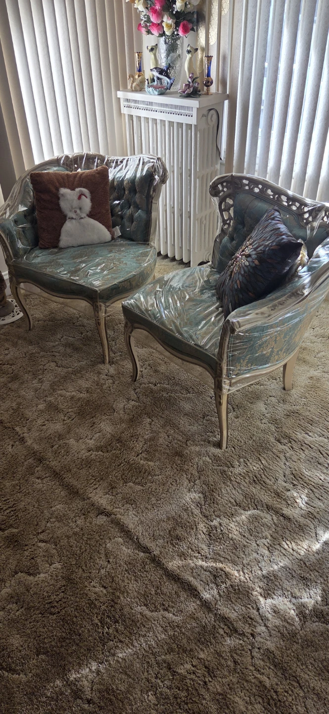 Pair of Vintage French Provincial Style Accent Chairs - photo 4