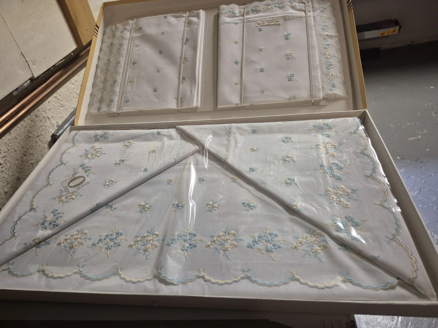 Vintage Embroidered Tablecloth and Napkin Set