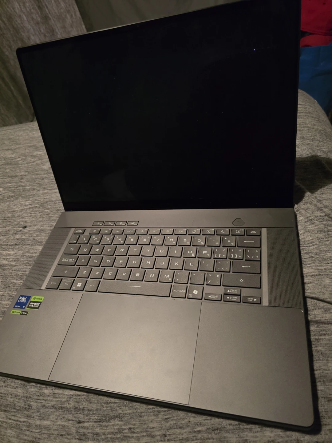 ASUS ROG Zephyrus G16 Gaming Laptop - photo 2
