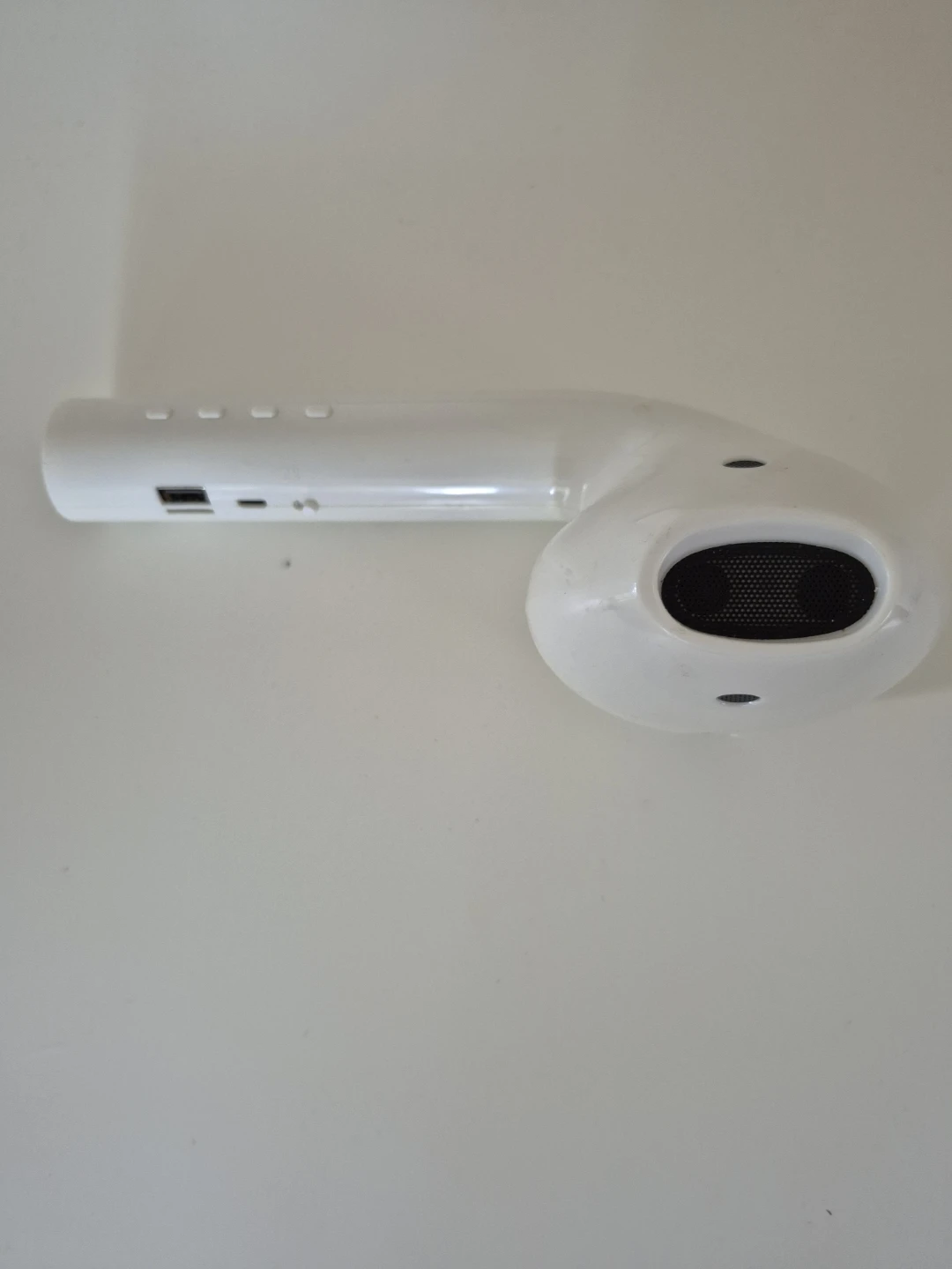 Earbud-Shaped Bluetooth Speaker