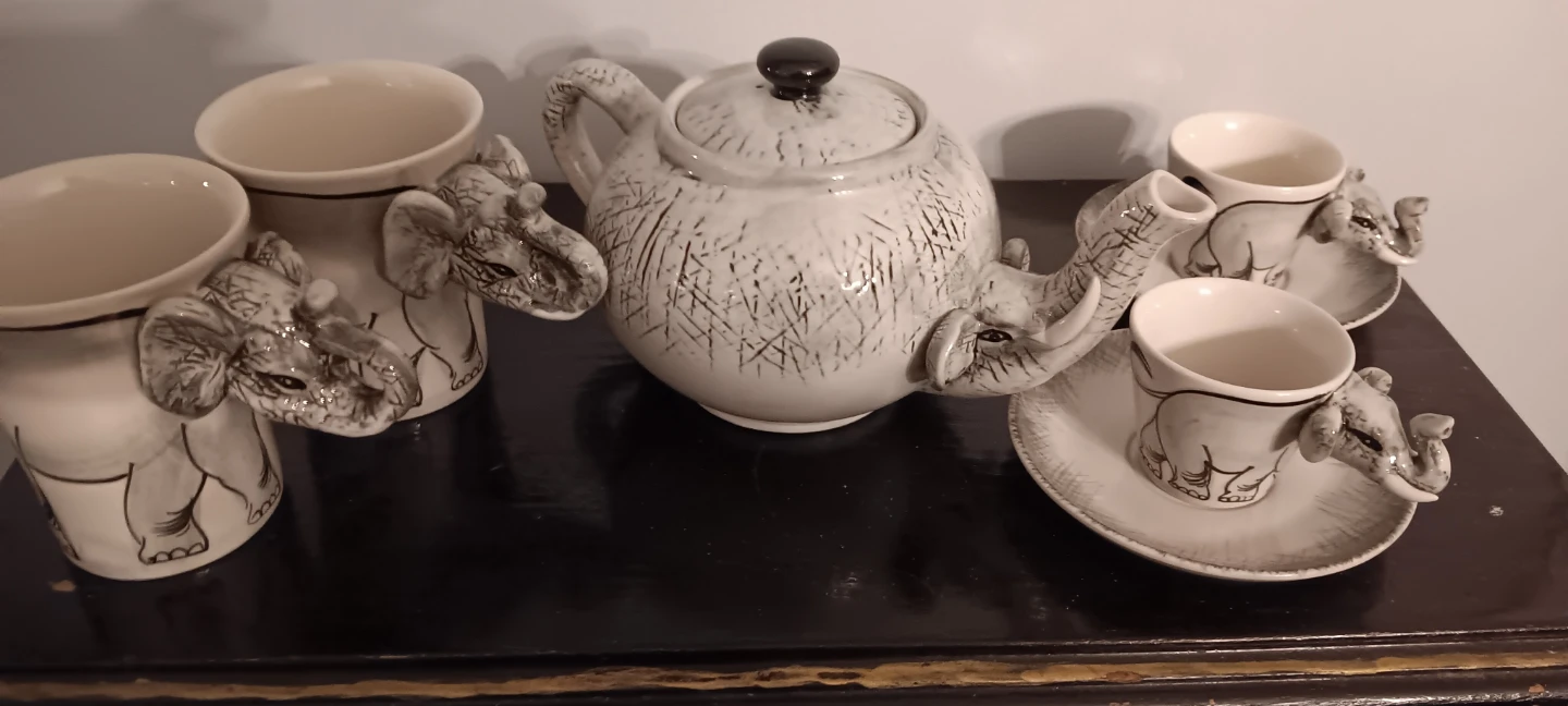 Elephant Theme Ceramic Teapot and Cup Set