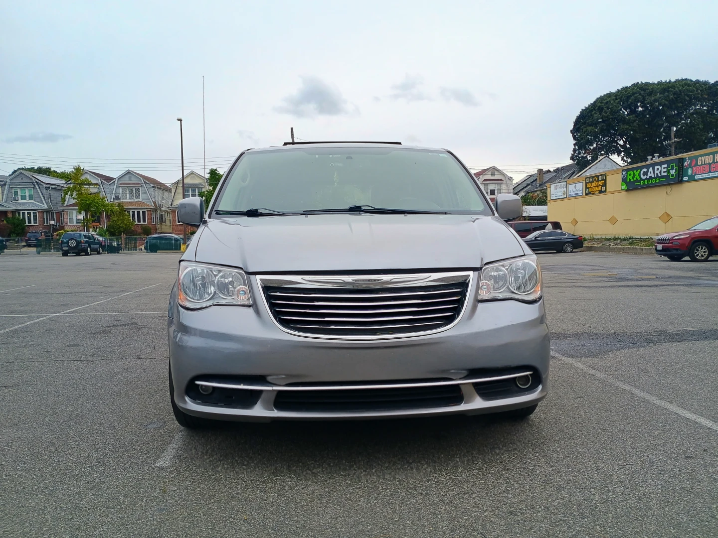 Chrysler Town & Country Minivan