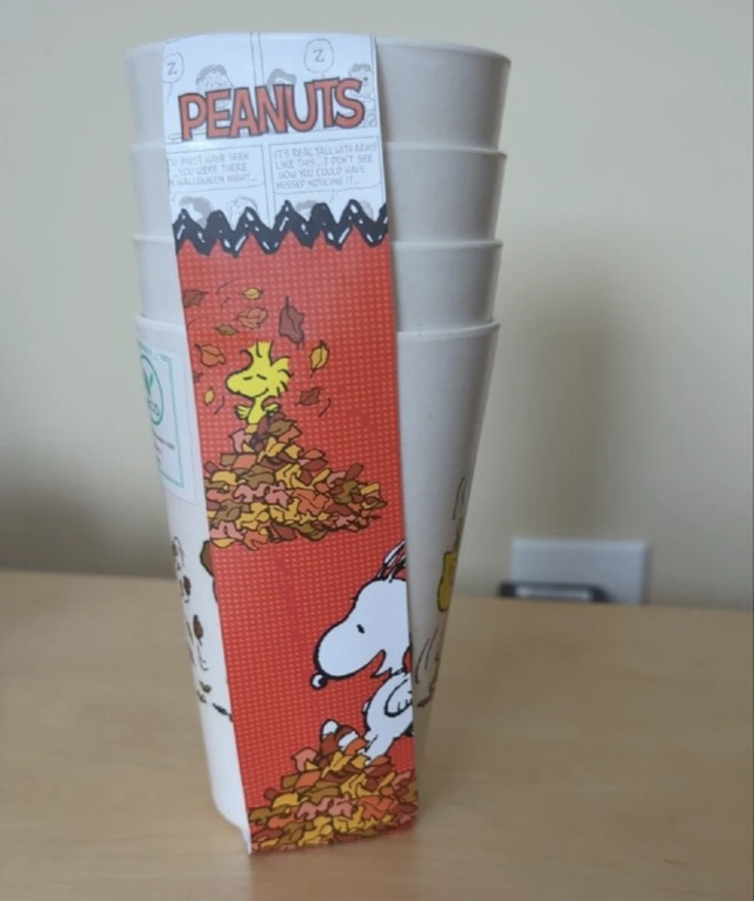 Peanuts Snoopy Cups set of 4 brand new
