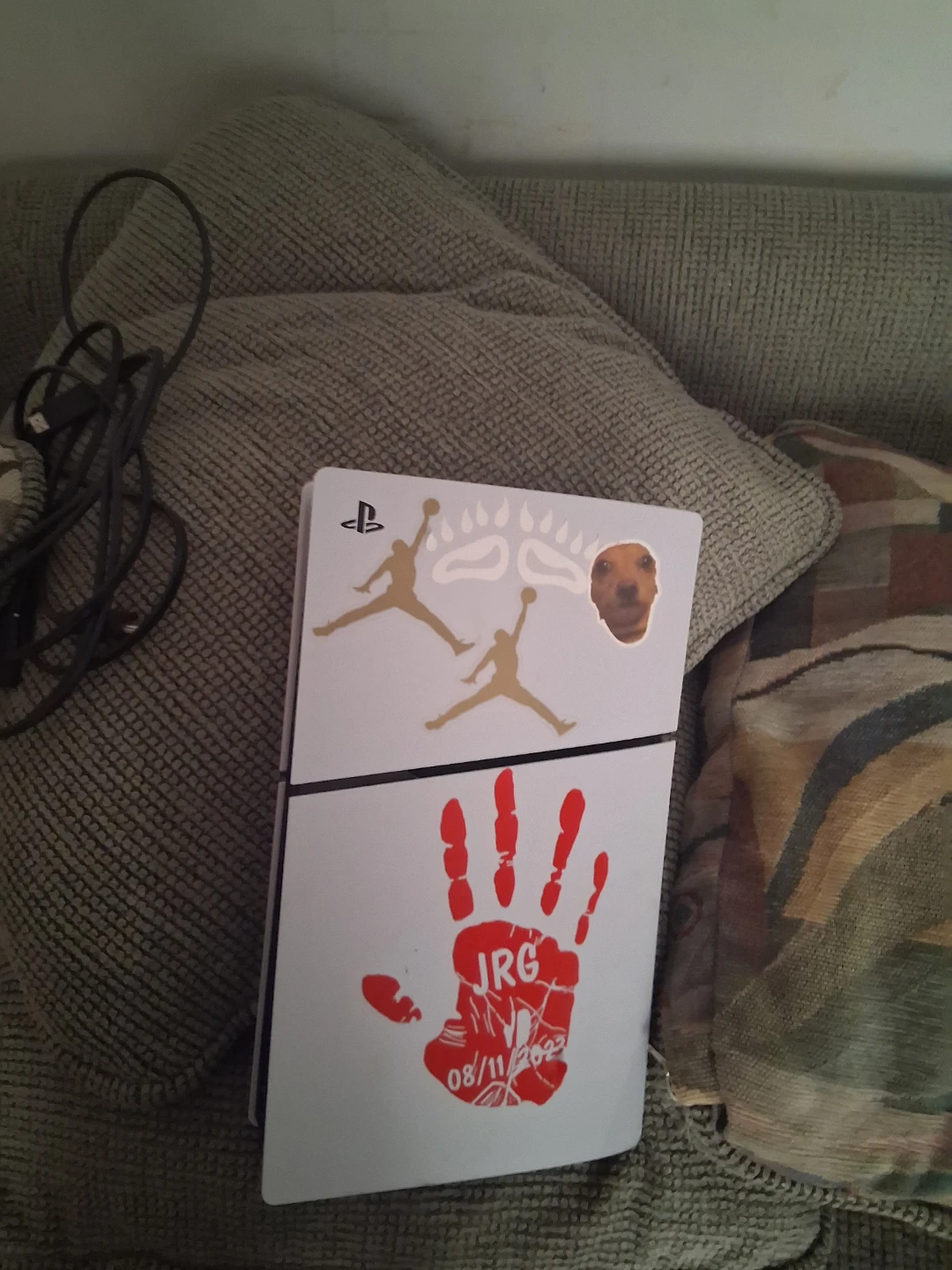 I'm selling my ps5 for 400$ the hdmi is broken