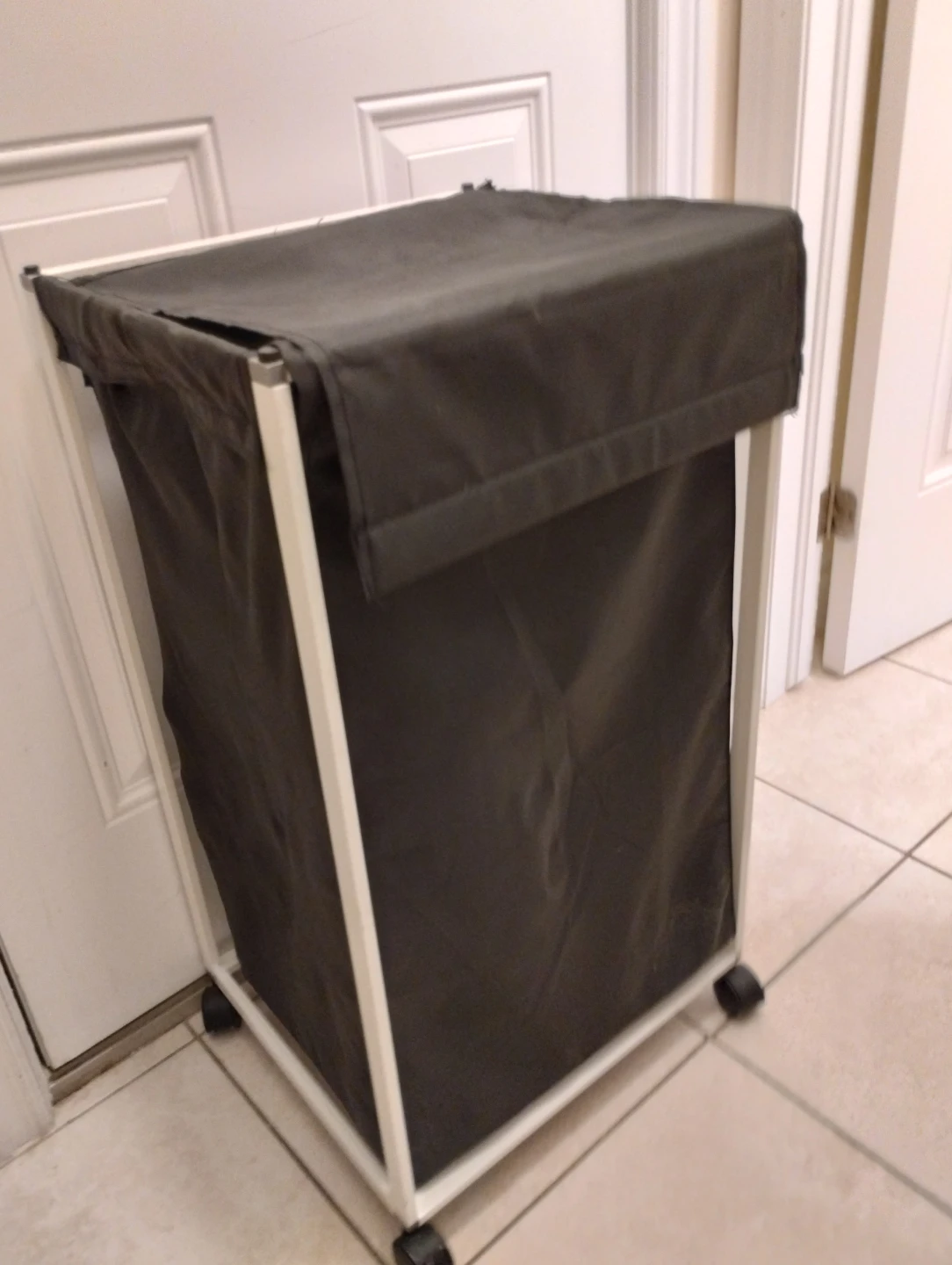 TALL LAUNDRY HAMPER ON WHEELS WITH REMOVABLE COVER - photo 5