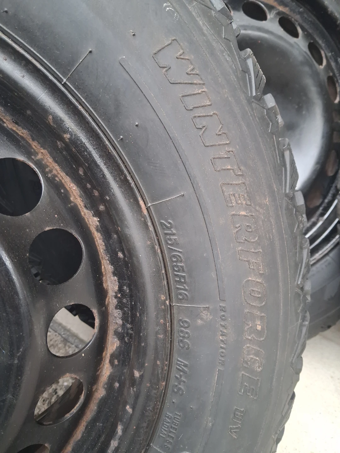 Set of 4 Firestone Winterforce UV Tires on Rims - photo 4