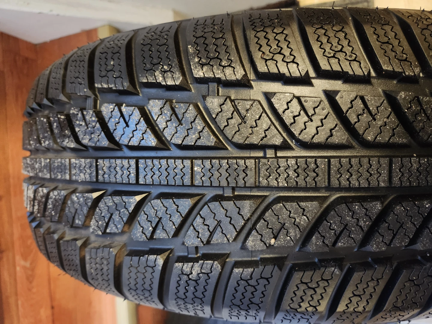 Dynamo Winter 701 Tire 225/60R16 - photo 2