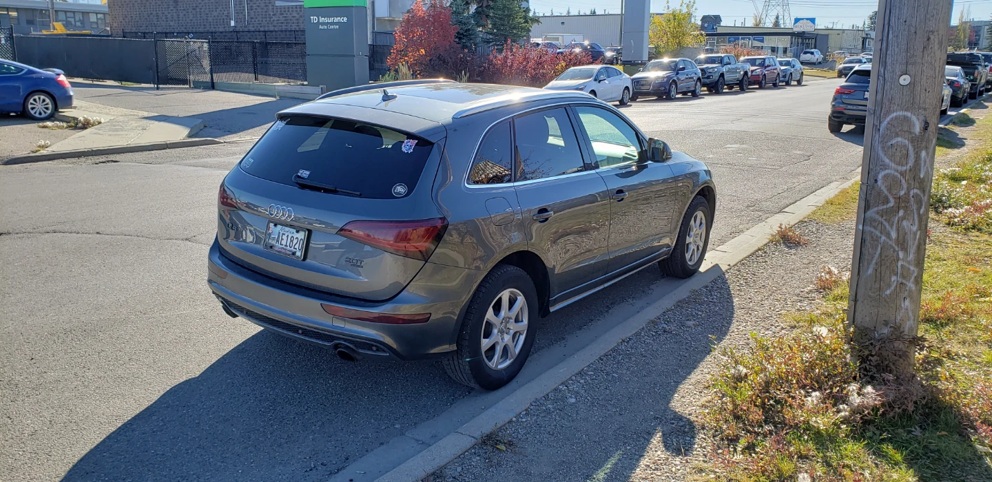 Mechanic at dealer owned 2013 Q5 S line - photo 2