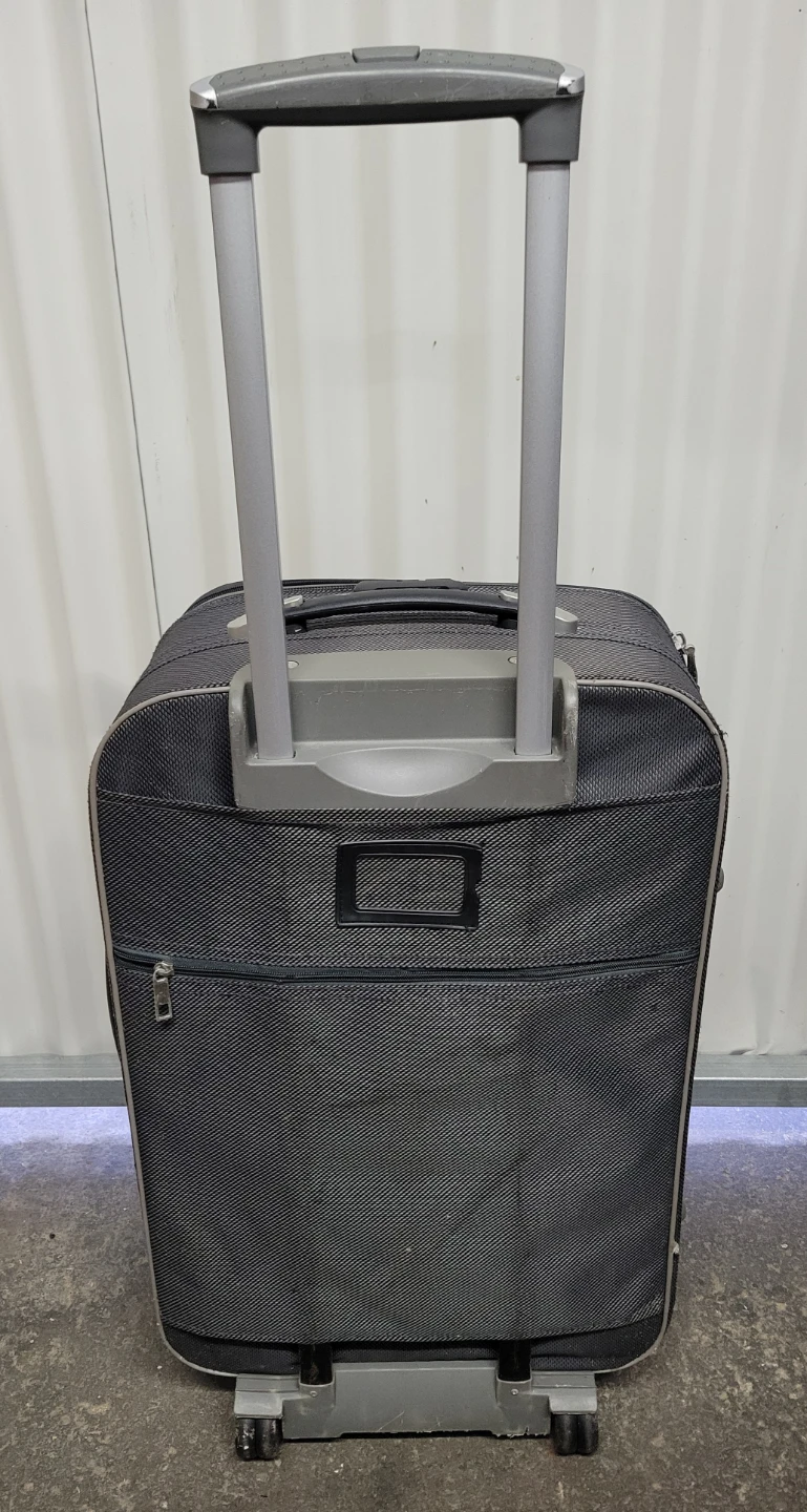 American Tourister Medium Suitcase - photo 2